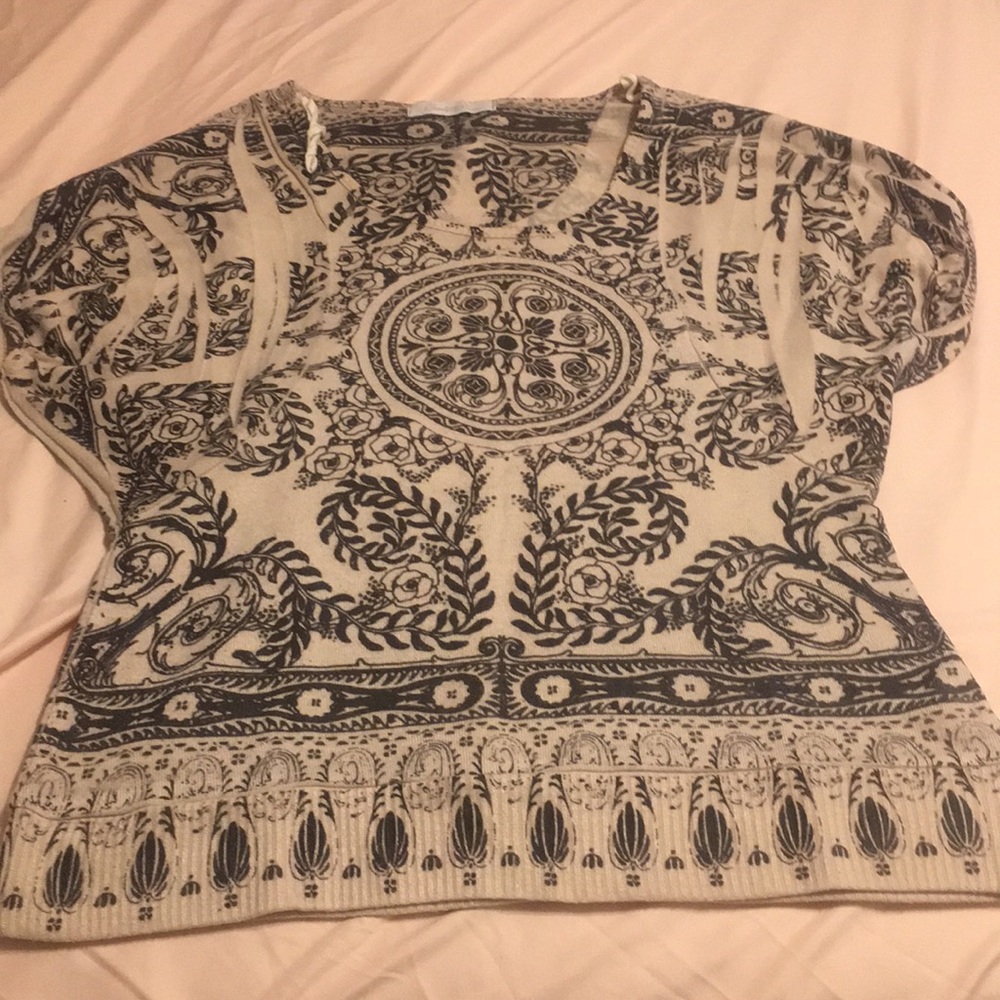 Detailed sweater blouse